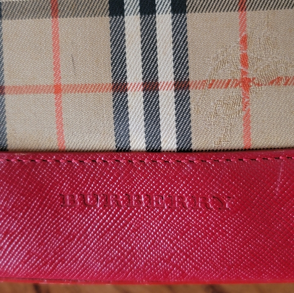 Burberry Red Nova Check 2 way bag - Picture 7 of 14